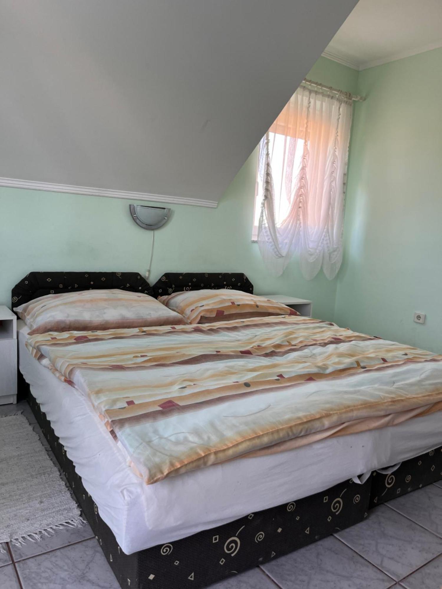 Hotel Gyoergyi Haus à Bük Extérieur photo